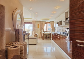 شقة فسيحة 2 + 1 على بعد 100 متر من البحر شقة فسيحة 2 + 1 على بعد 100 متر من البحر