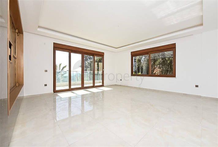 4 + 1 حديقة دوبلكس مع مطبخ منفصل في وسط ألانيا