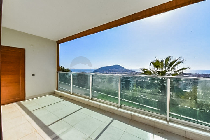 4 + 1 حديقة دوبلكس مع مطبخ منفصل في وسط ألانيا