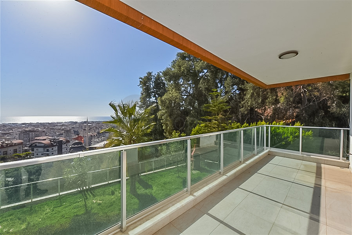 4 + 1 حديقة دوبلكس مع مطبخ منفصل في وسط ألانيا