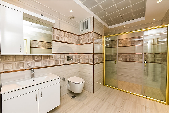 4 + 1 حديقة دوبلكس مع مطبخ منفصل في وسط ألانيا