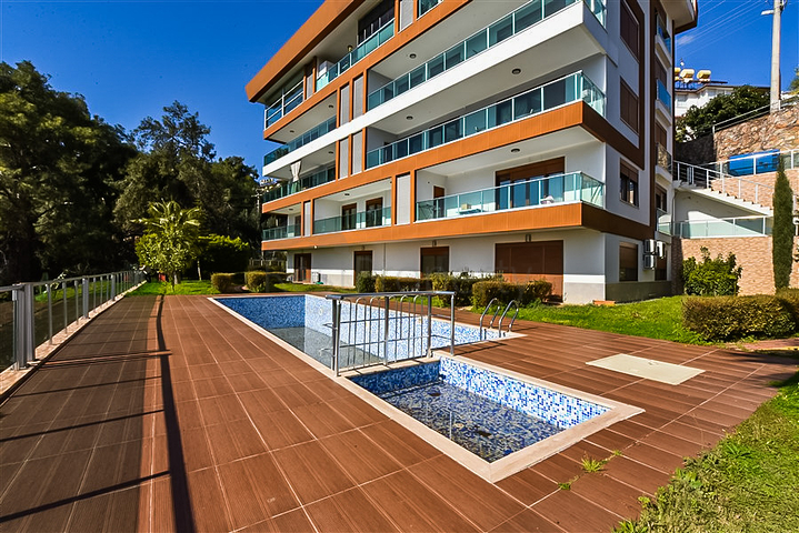 4 + 1 حديقة دوبلكس مع مطبخ منفصل في وسط ألانيا