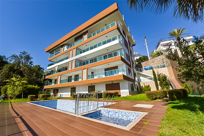 4 + 1 حديقة دوبلكس مع مطبخ منفصل في وسط ألانيا