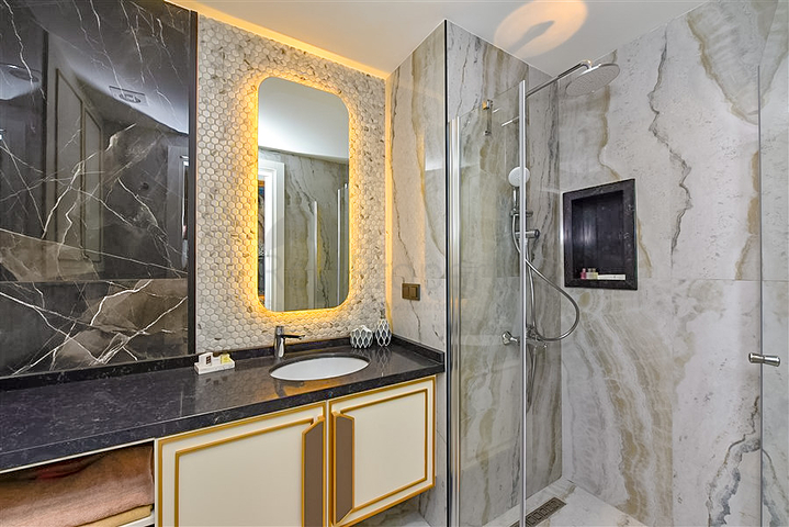 شقة 1+1 في مجمع فاخر في وسط ألانيا