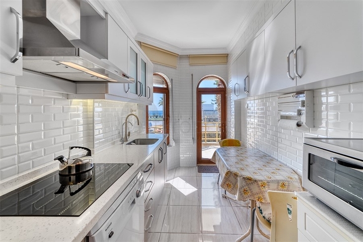 شقق في المجمع على الساحل الأول