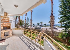 شقق في المجمع على الساحل الأول