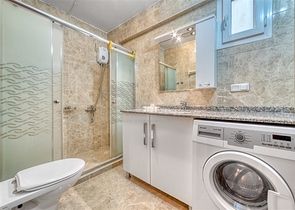 شقق في المجمع على الساحل الأول