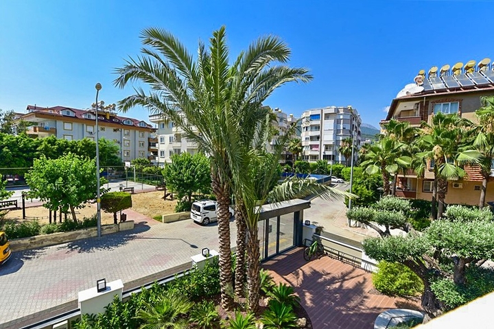 شقة 1+1 في مجمع جديد على بعد 400 متر فقط من البحر في وسط ألانيا 