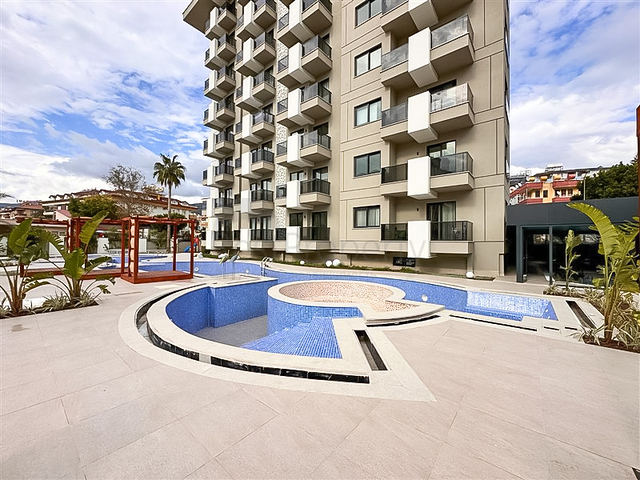 شقة 1+1 في مجمع جديد على بعد 400 متر فقط من البحر في وسط ألانيا 