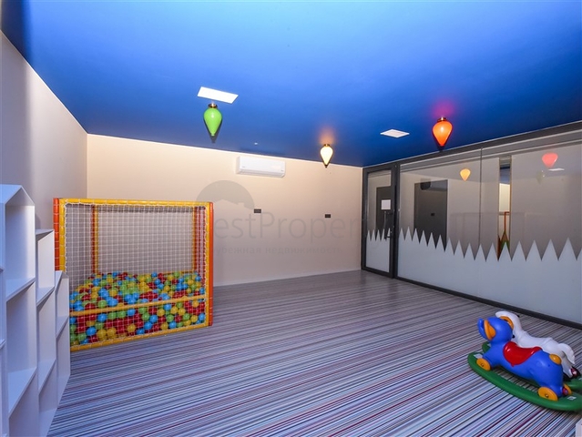 شقة 1+1 في مجمع جديد على بعد 400 متر فقط من البحر في وسط ألانيا 