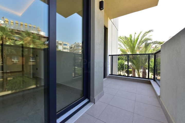 شقة 1+1 في مجمع جديد على بعد 400 متر فقط من البحر في وسط ألانيا 