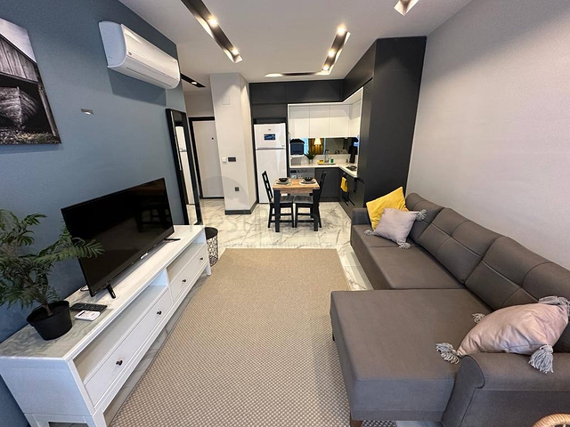 شقة 1+1 في مجمع سكني جديد في وسط محمودلار