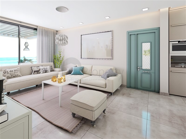 شقة 2+1 مع تراس خاص بها على بعد 100 متر من البحر