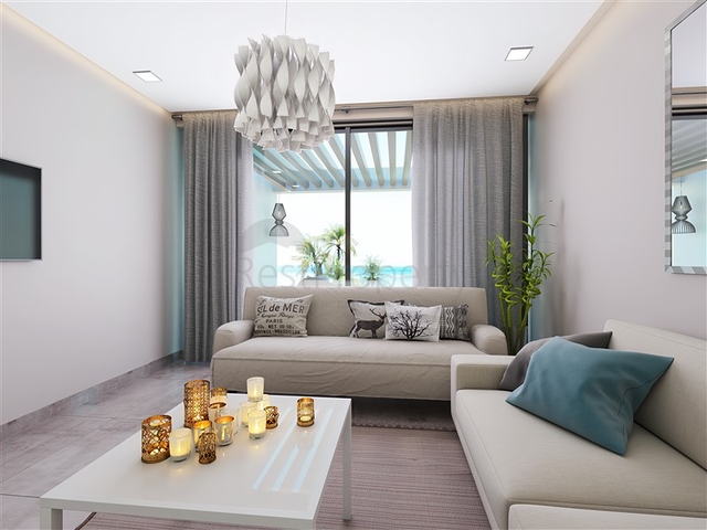 شقة 2+1 مع تراس خاص بها على بعد 100 متر من البحر