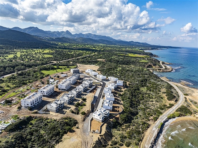 شقة 2+1 مع تراس خاص بها على بعد 100 متر من البحر