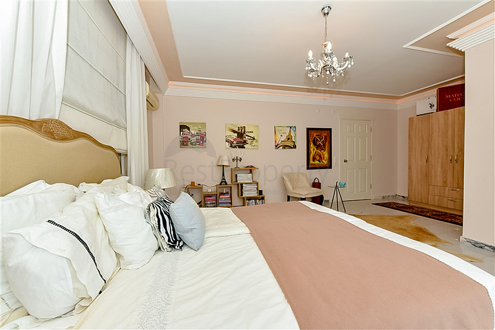 شقة 3 + 1 مع إمكانية الحصول على تصريح إقامة في السطر الأول