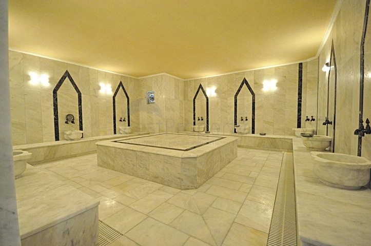 شقة 3 + 1 مع إمكانية الحصول على تصريح إقامة في السطر الأول