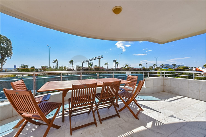 شقة 3 + 1 مع إمكانية الحصول على تصريح إقامة في السطر الأول