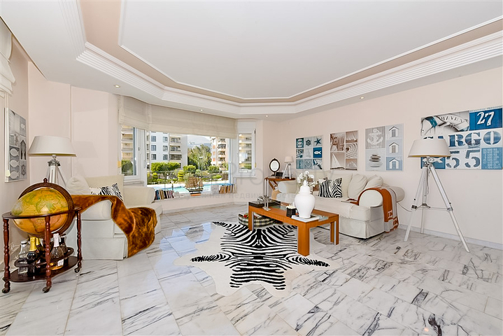 شقة 3 + 1 مع إمكانية الحصول على تصريح إقامة في السطر الأول