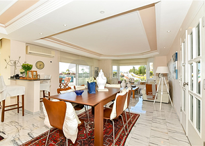 شقة 3 + 1 مع إمكانية الحصول على تصريح إقامة في السطر الأول