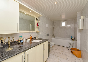 شقة 3 + 1 مع إمكانية الحصول على تصريح إقامة في السطر الأول