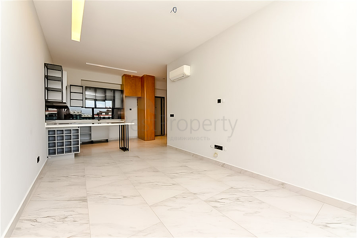 شقة مطلة على البحر على الساحل الأول