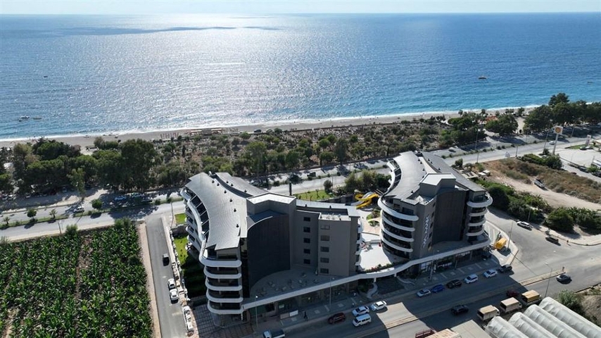 شقة مطلة على البحر على الساحل الأول