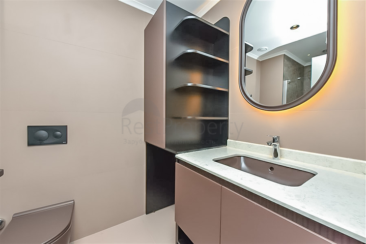 شقة مطلة على البحر على الساحل الأول