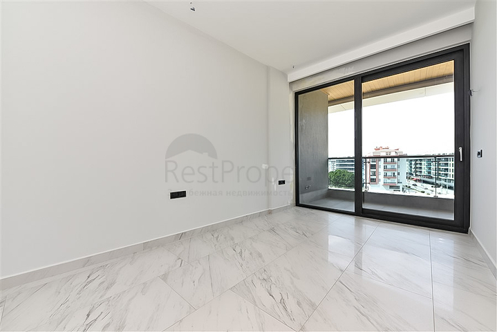 شقة مطلة على البحر على الساحل الأول