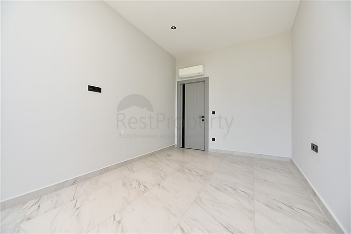 شقة مطلة على البحر على الساحل الأول