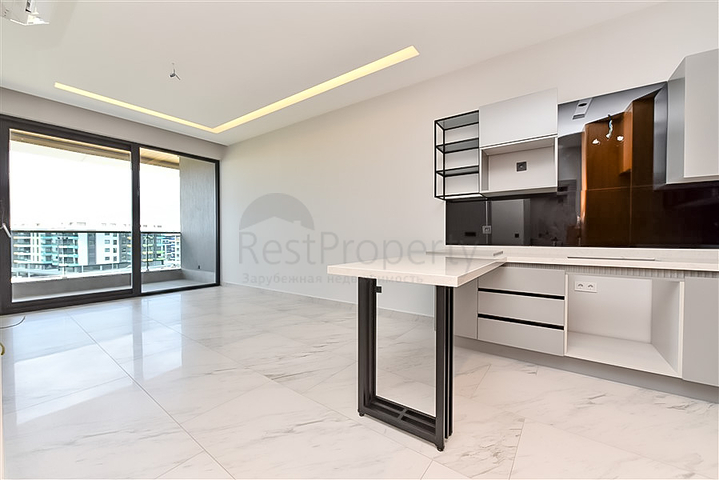 شقة مطلة على البحر على الساحل الأول