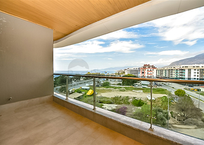 شقة مطلة على البحر على الساحل الأول