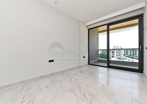 شقة مطلة على البحر على الساحل الأول