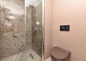 شقة مطلة على البحر على الساحل الأول