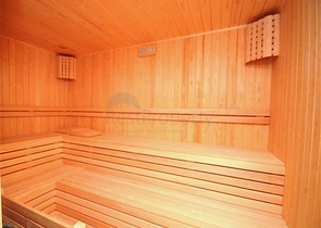 شقة مفروشة بغرفة نوم واحدة مع تخطيط 1 + 1