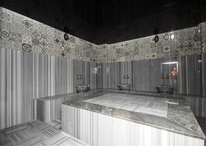 شقة مفروشة بغرفة نوم واحدة مع تخطيط 1 + 1