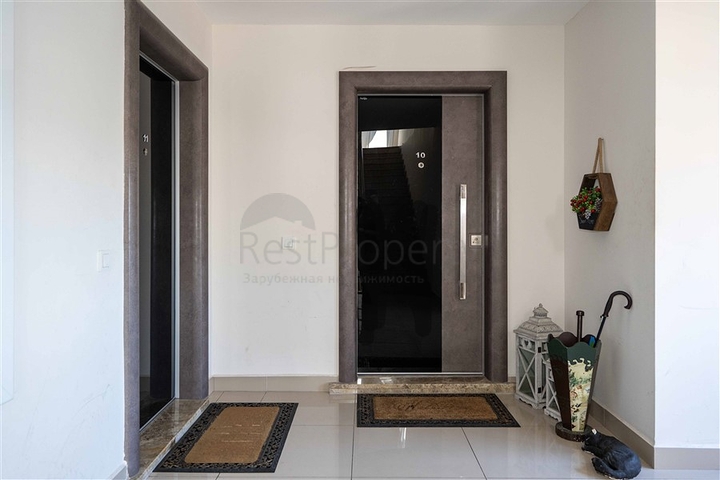 بيتنهاوس بتصميم فريد من 6 + 1 للحصول على تصريح إقامة بيتنهاوس بتصميم فريد من 6 + 1 للحصول على تصريح إقامة