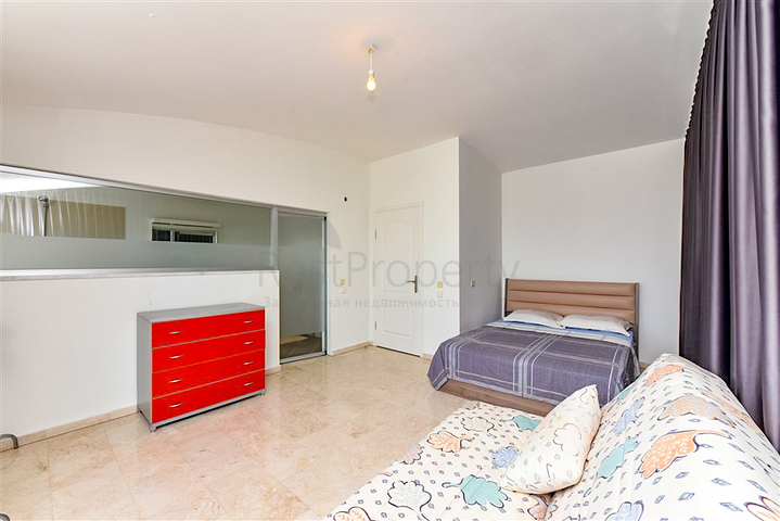 بنتهاوس واسع 3 + 1 في منطقة كوناكلي. 