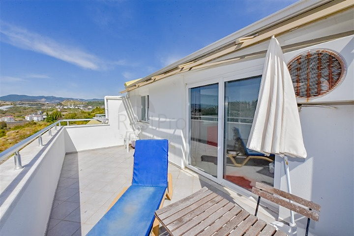 بنتهاوس واسع 3 + 1 في منطقة كوناكلي. 