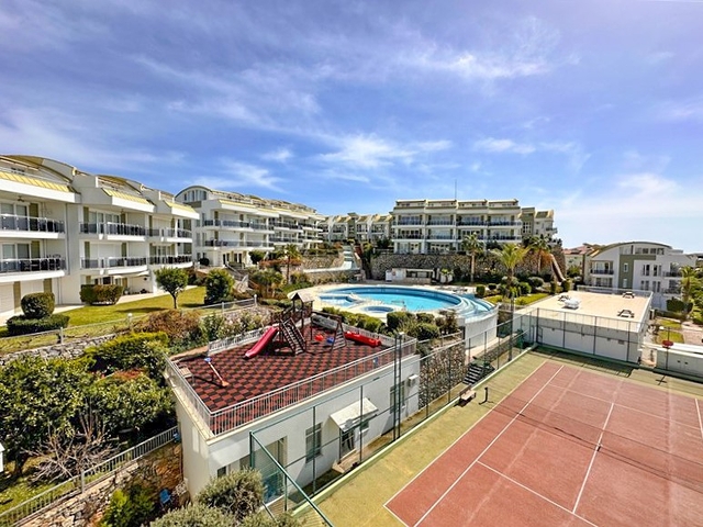 بنتهاوس واسع 3 + 1 في منطقة كوناكلي. 