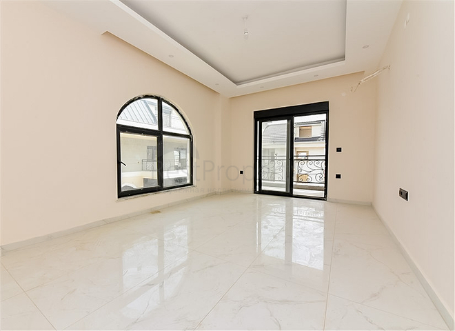 2 + 1 بنتهاوس في منطقة أوبا