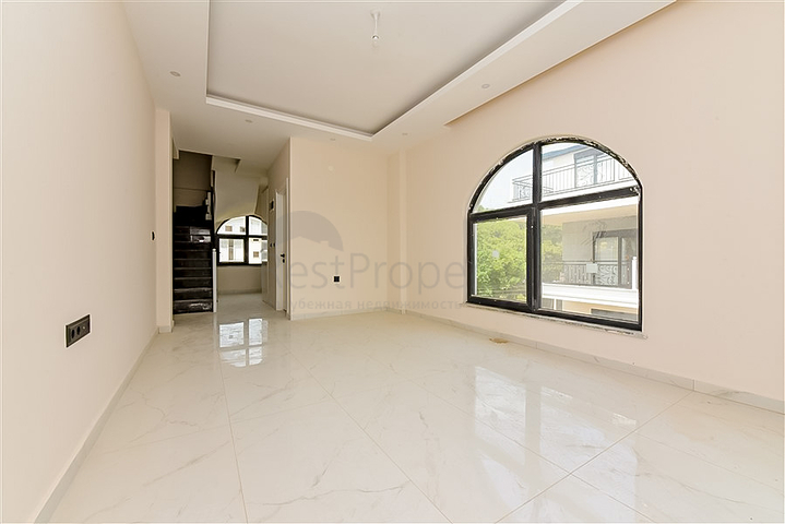 2 + 1 بنتهاوس في منطقة أوبا