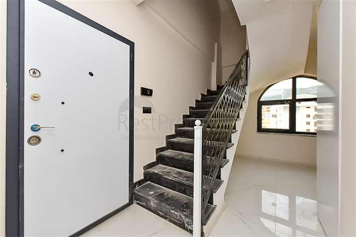 2 + 1 بنتهاوس في منطقة أوبا