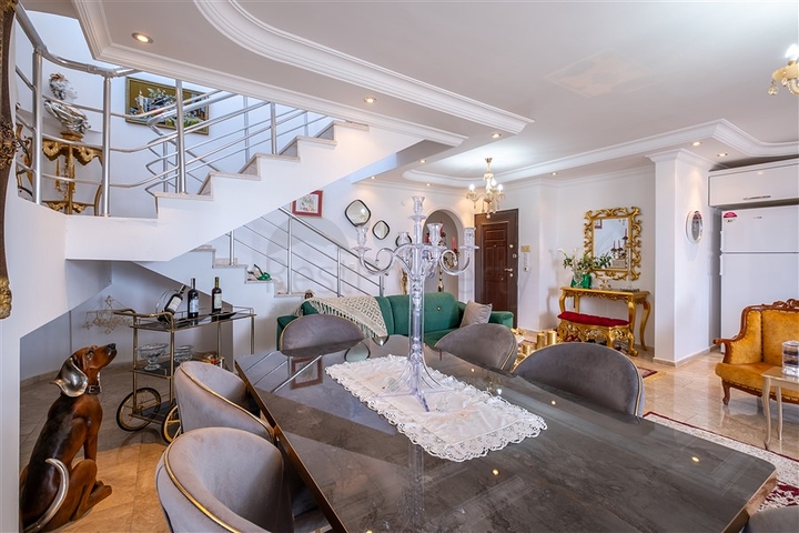 بنتهاوس 3+1 في منطقة محمودلار