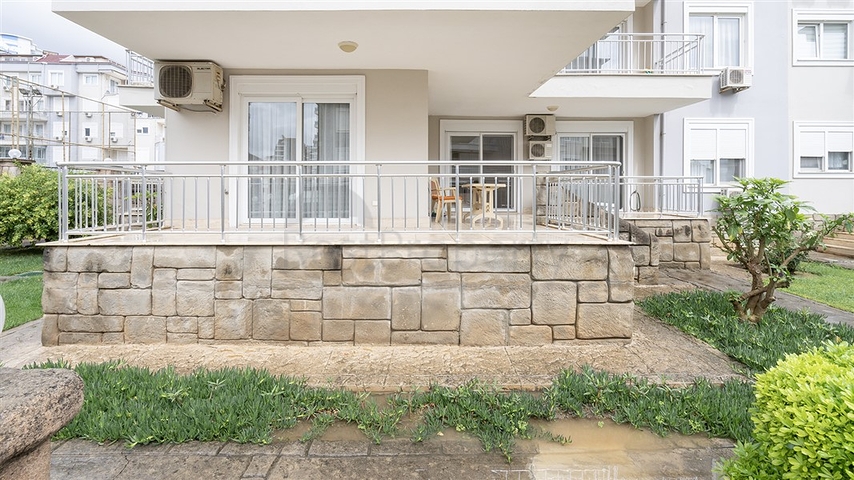  شقة 2+1 مع إمكانية الوصول إلى الحديقة في منطقة جيكجيلي