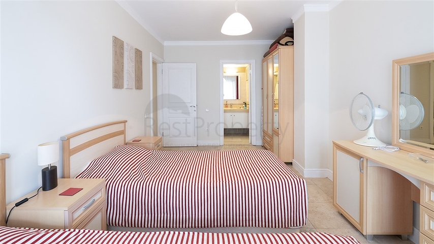  شقة 2+1 مع إمكانية الوصول إلى الحديقة في منطقة جيكجيلي