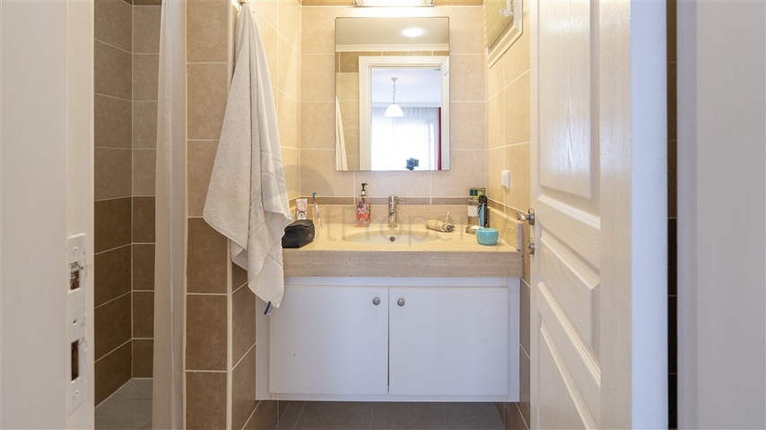  شقة 2+1 مع إمكانية الوصول إلى الحديقة في منطقة جيكجيلي