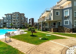  شقة 2+1 مع إمكانية الوصول إلى الحديقة في منطقة جيكجيلي