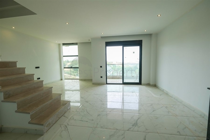 بنتهاوس 2 + 1 مطل على البحر وقلعة كاليه في منطقة أوبا