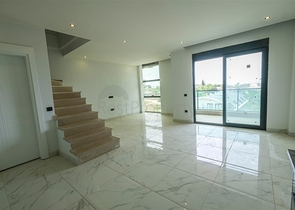 بنتهاوس 2 + 1 مطل على البحر وقلعة كاليه في منطقة أوبا